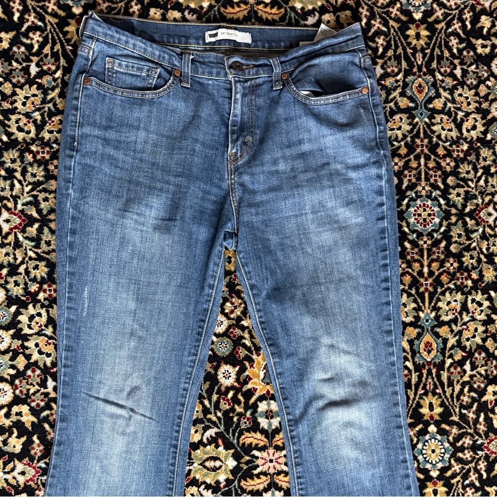 Medium Wash Levi's Women's Lowrise Boot Cut Jeans